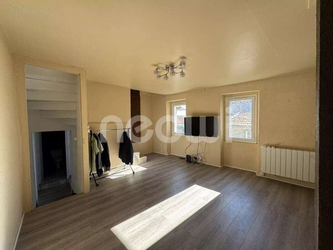 Maison à COMBRONDE