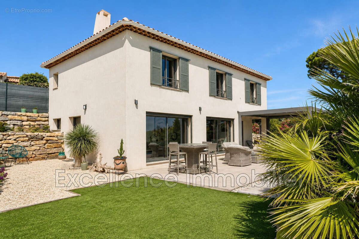 Maison 138 m² à Plan-De-La-Tour  - photo 2