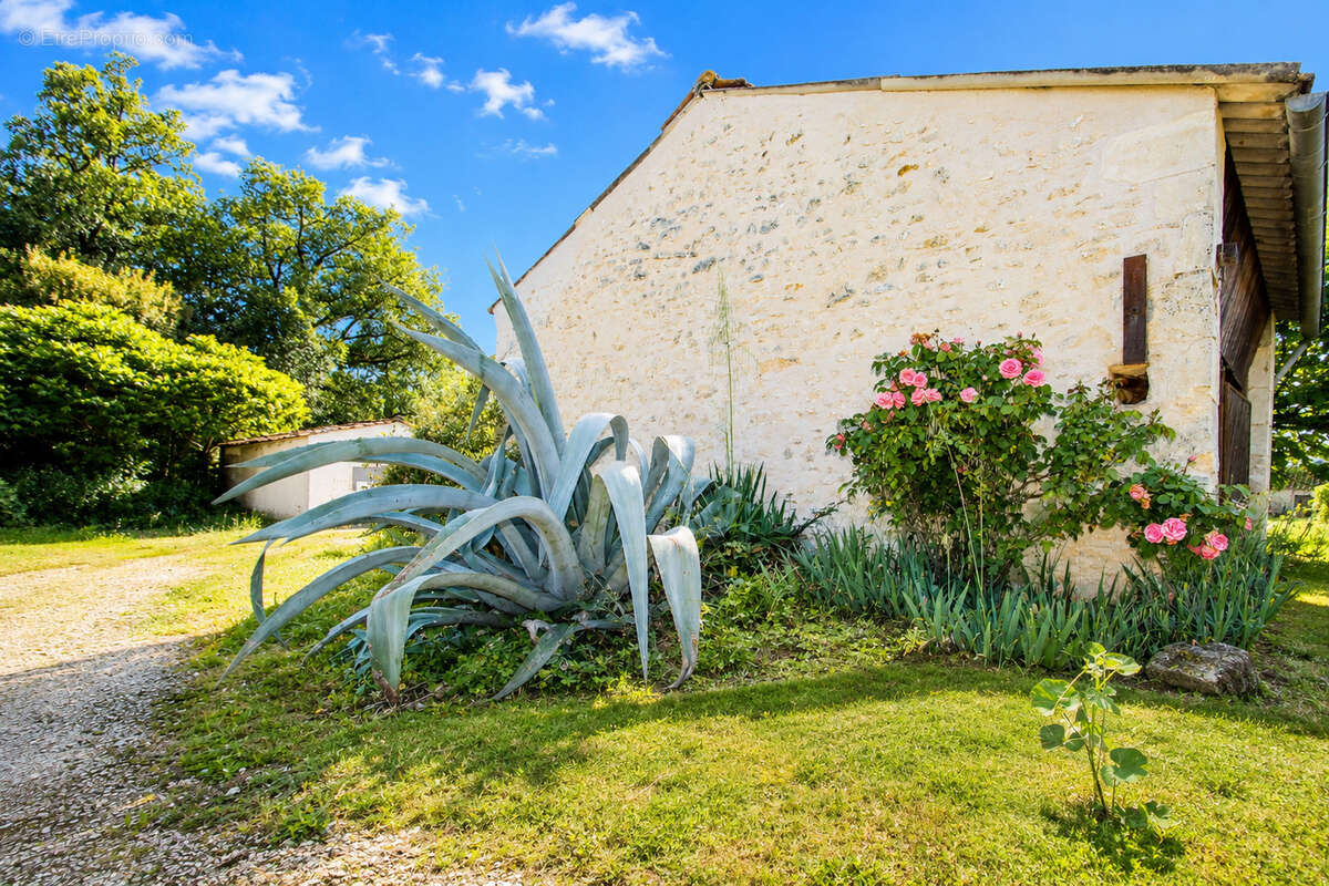 Maison à MESNAC