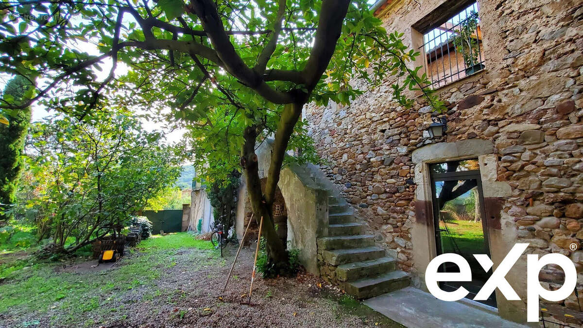 Maison à LA TOUR-SUR-ORB