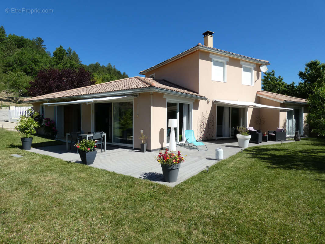 Maison à LARAGNE-MONTEGLIN