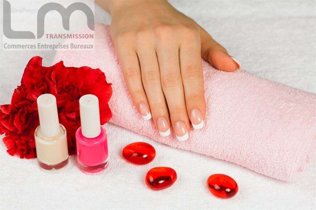 Commerce à PARIS-9E