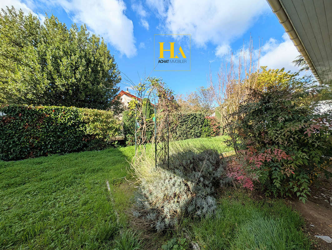 Maison à ROMANS-SUR-ISERE