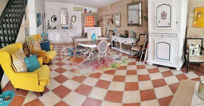 Maison à SAINT-EMILION