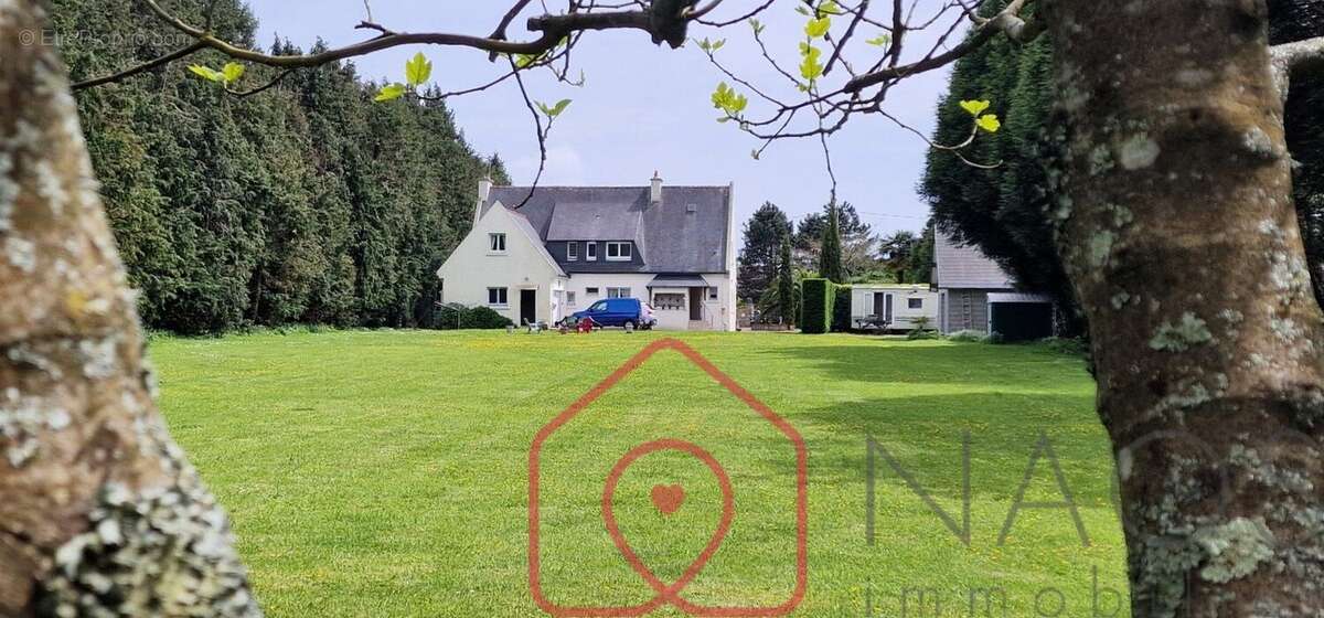 Concarneau  Demeure de style breton de 260 m² utiles sur un terrain clos de 6500m2 - photo 6