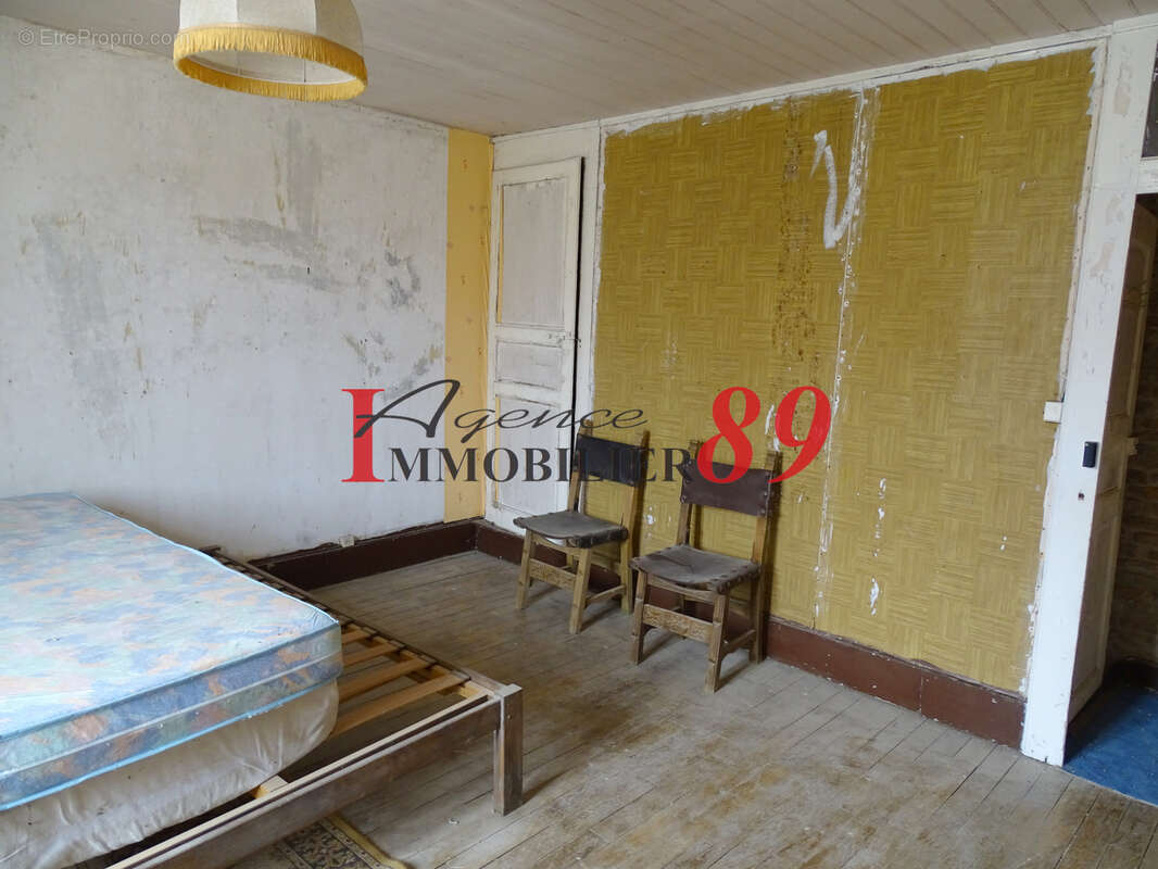 Maison à MONTIGNY-SUR-AUBE