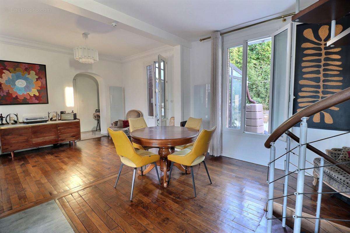 Maison à SARTROUVILLE