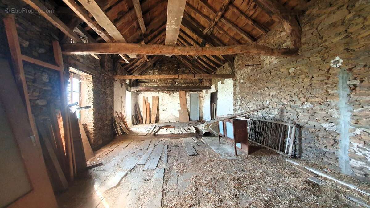 Maison à LA SALVETAT-PEYRALES