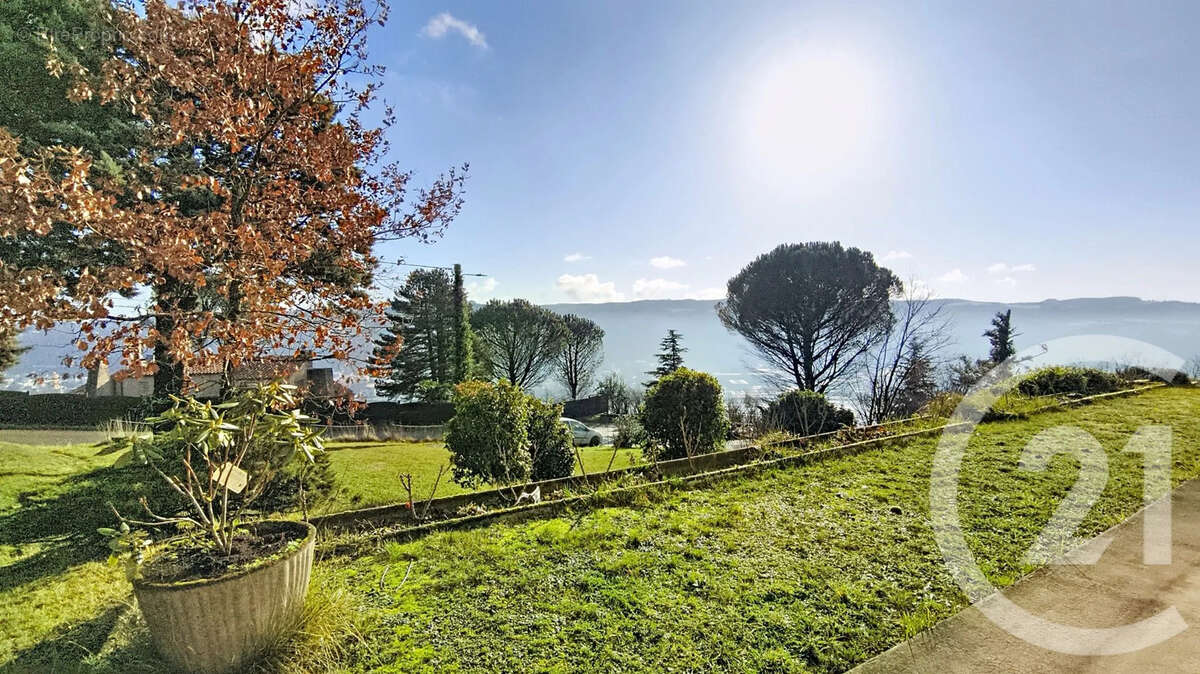 Maison à SAINT-CYR-SUR-LE-RHONE