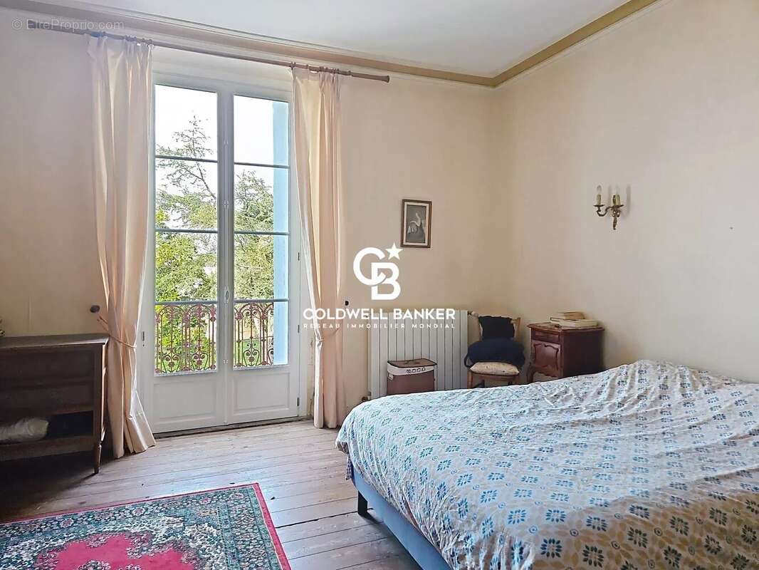 Maison à MORTAGNE-SUR-GIRONDE