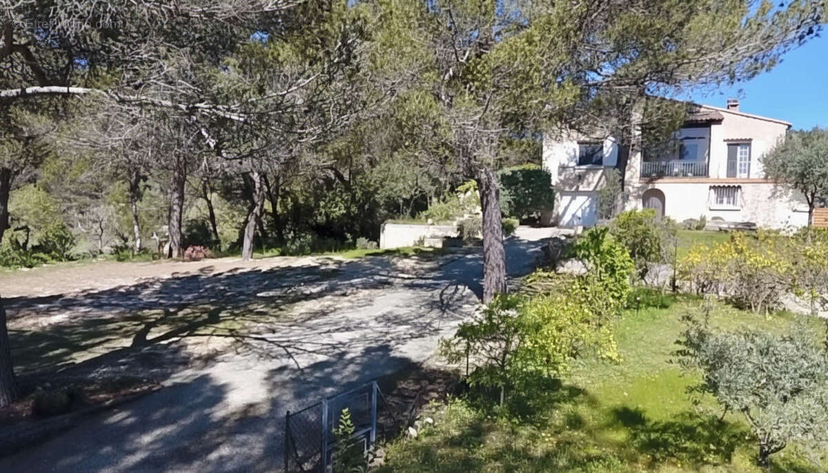Maison à VAISON-LA-ROMAINE