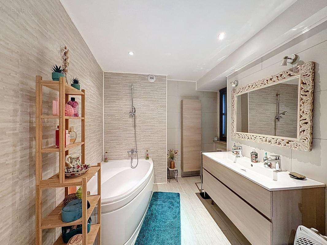 Maison à SAINT-SYMPHORIEN-D'OZON