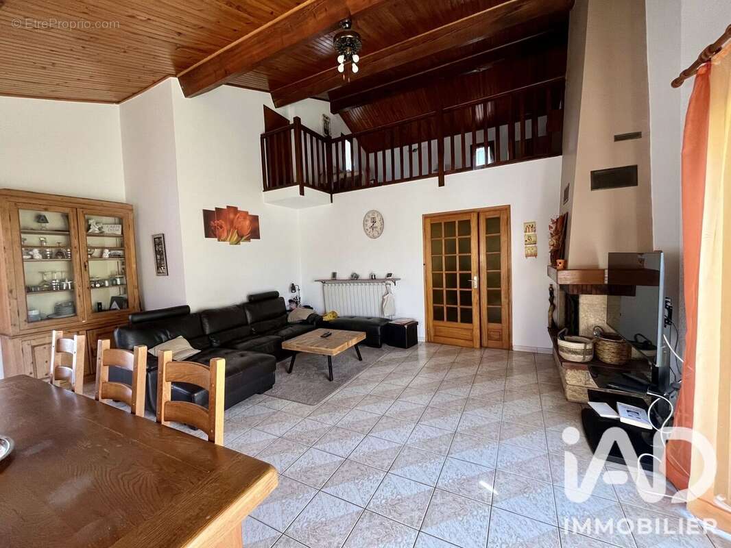 Maison 139 m² à Fleury  - photo 9