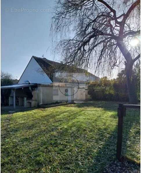 Maison 83 m² à Savigny-Le-Temple  - photo 2