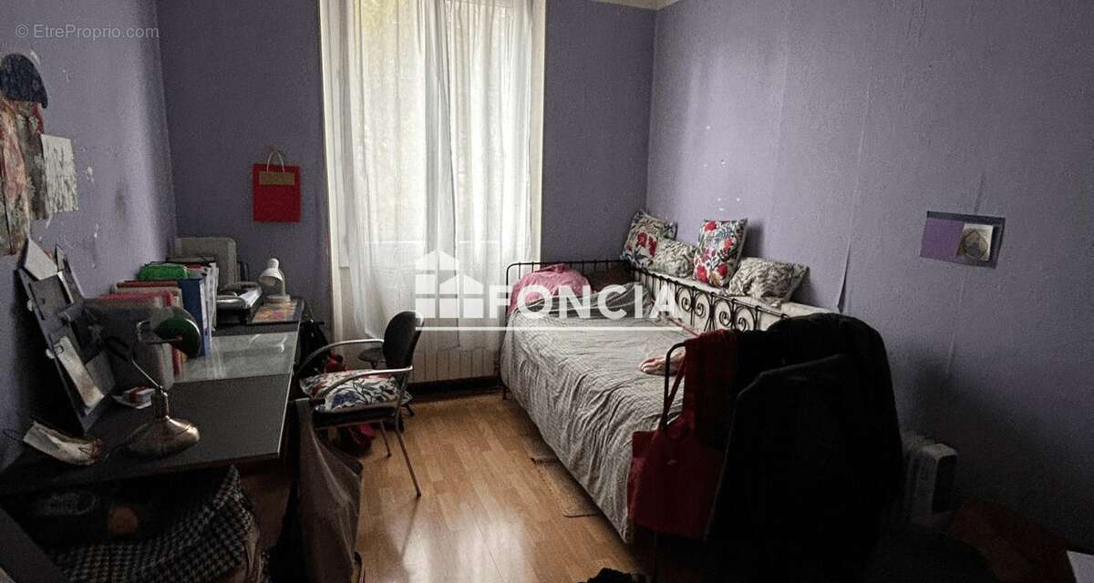 Appartement à MARSEILLE-5E