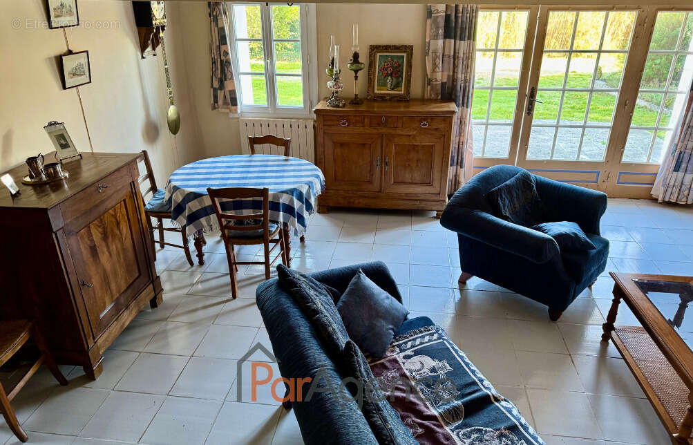 Maison à CHAILLEVETTE