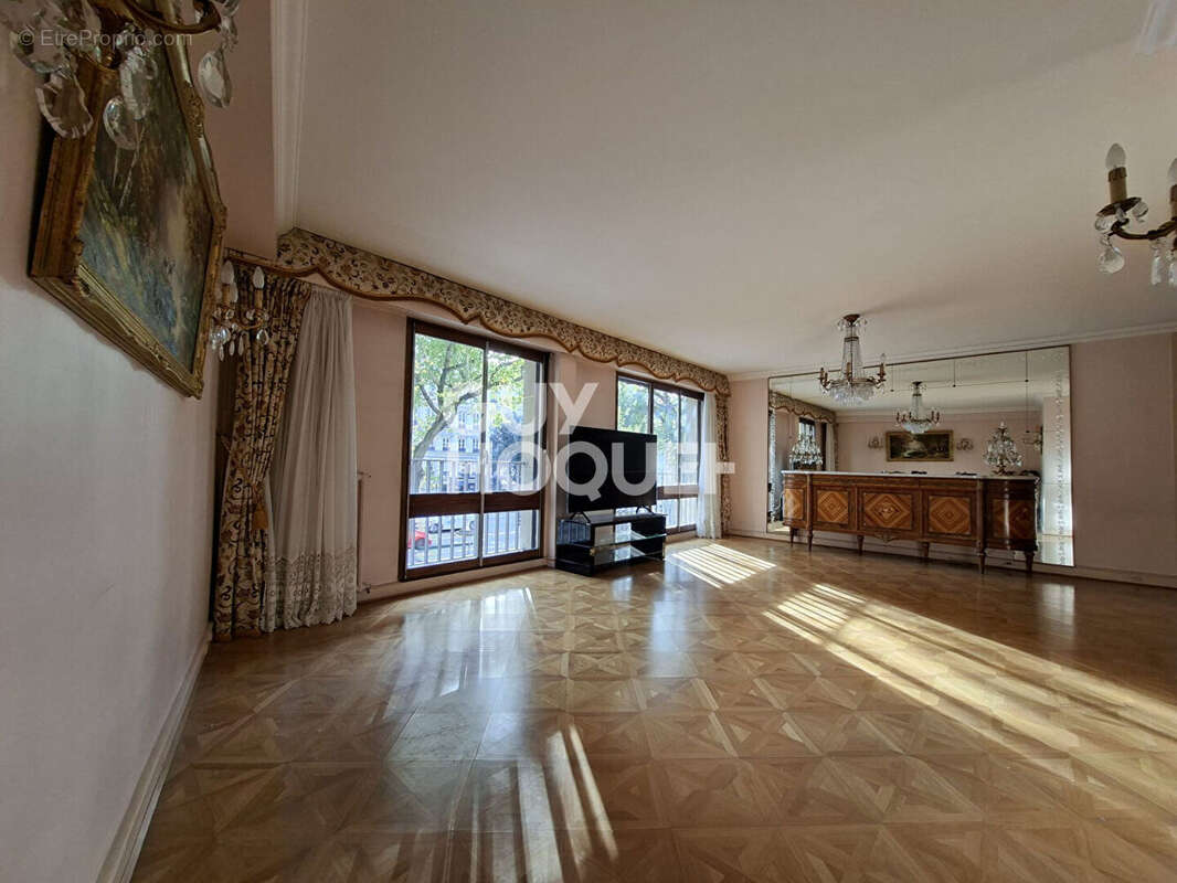 Appartement à PARIS-12E