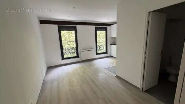 TOULOUSE CENTRE, JEAN-JAURES,  Beau Studio rénové de 20 M² vendu libre - photo 5