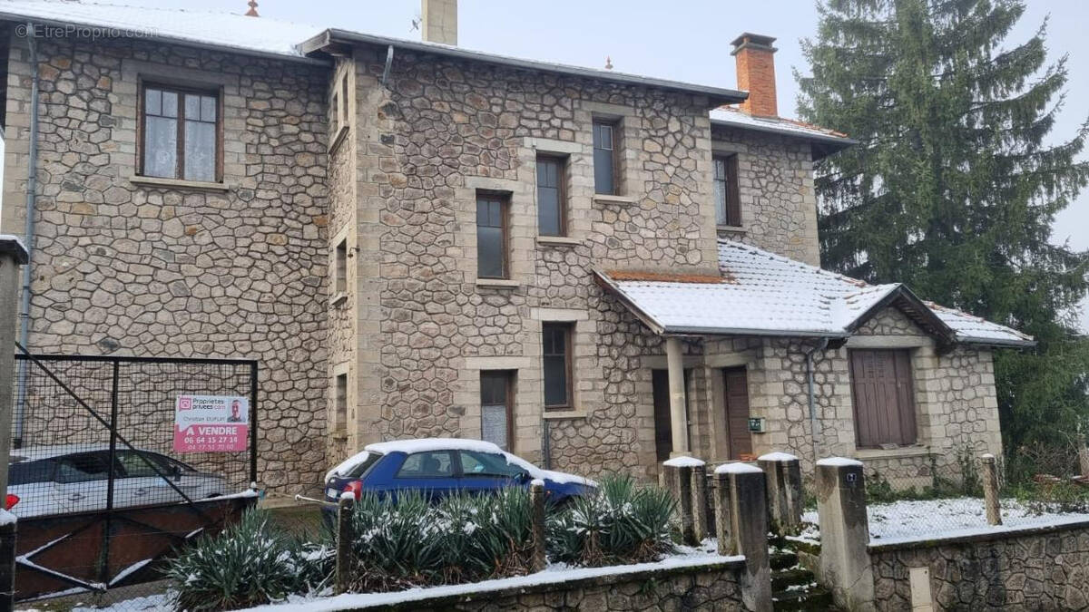 Maison à SAINT-PAL-DE-MONS