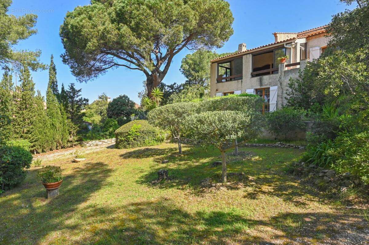 Maison à SIX-FOURS-LES-PLAGES