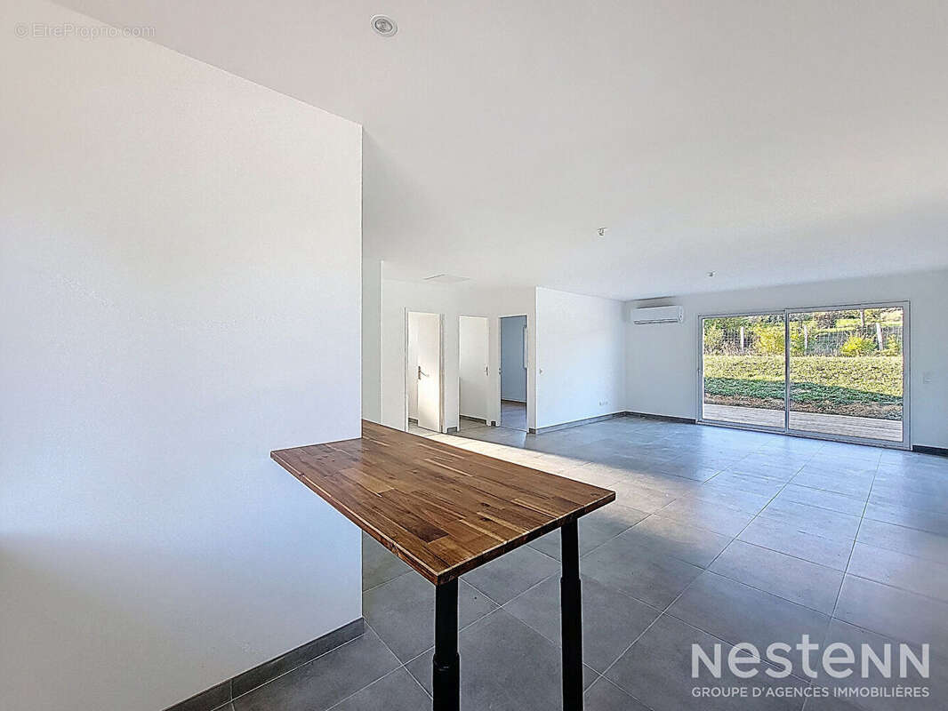 Maison à CASTERA-VERDUZAN