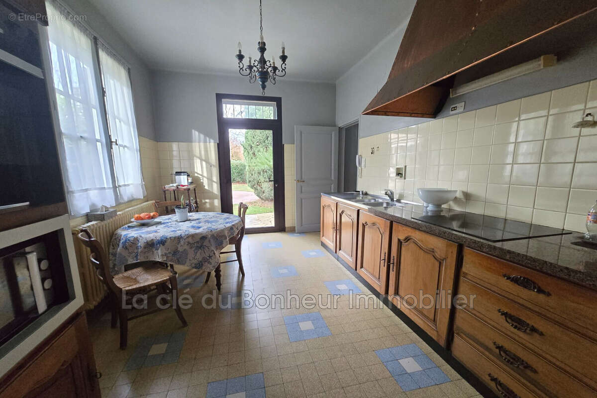 Maison à GREOUX-LES-BAINS