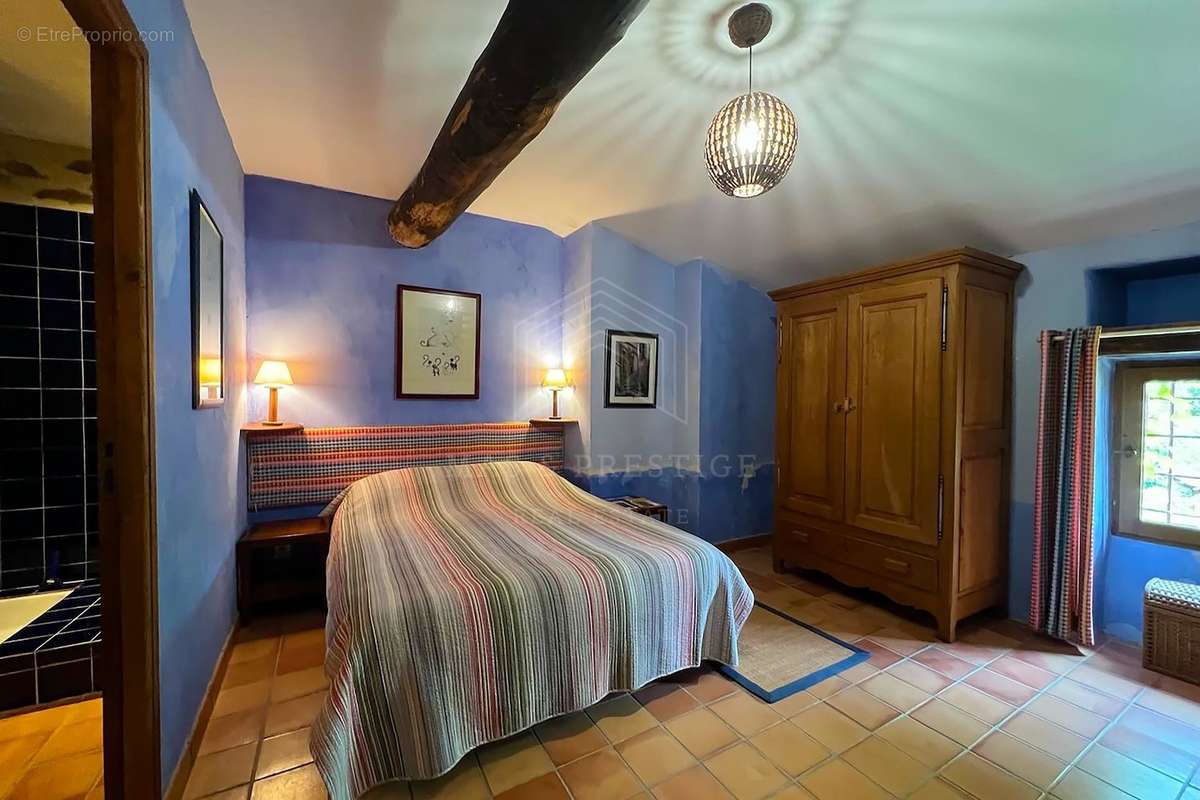 Maison à SAINT-LAURENT-DE-CERDANS