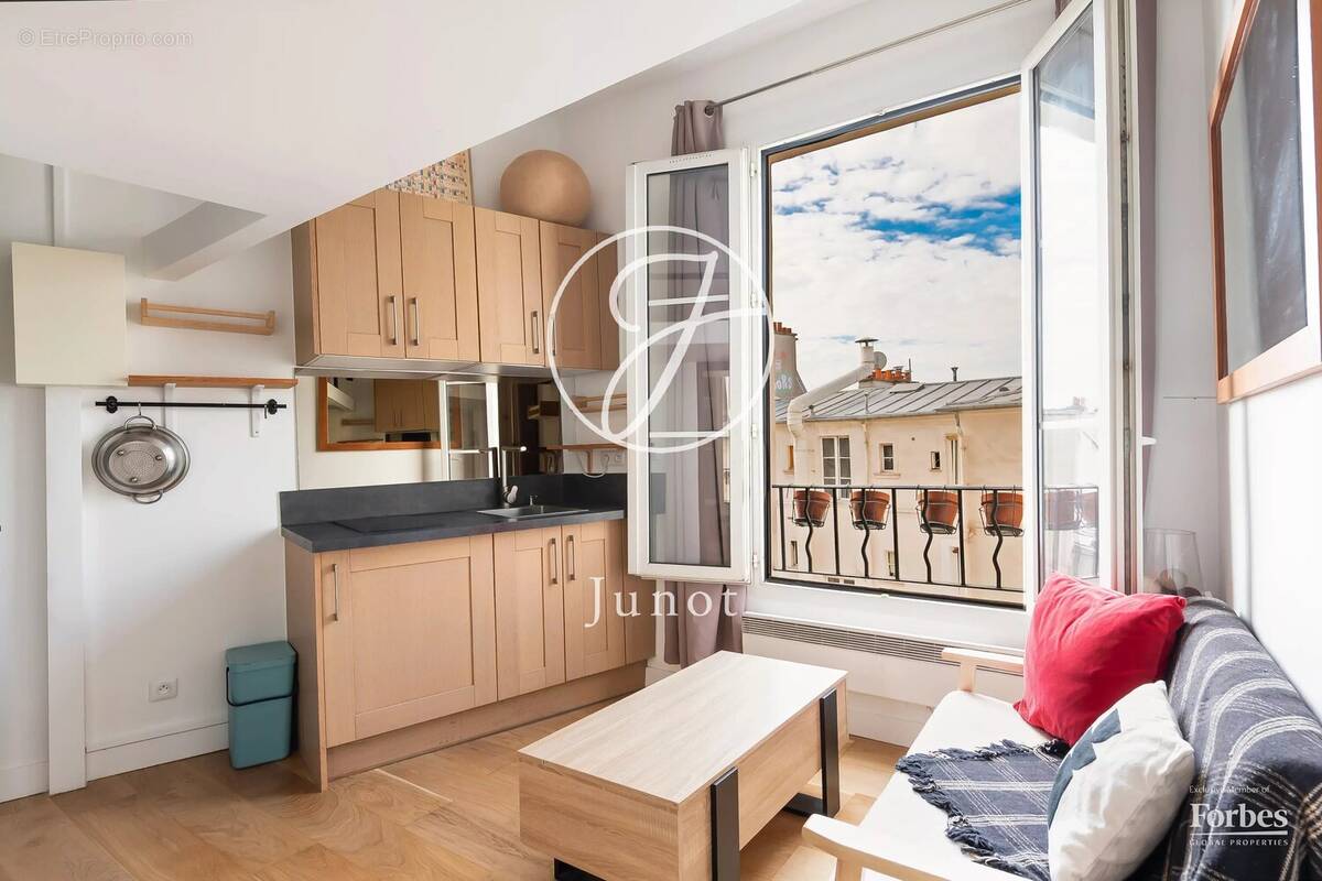 Appartement à PARIS-18E