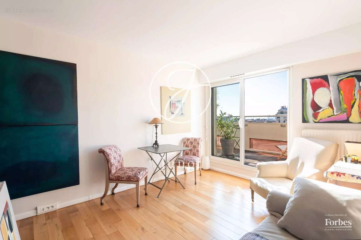 Appartement à PARIS-18E