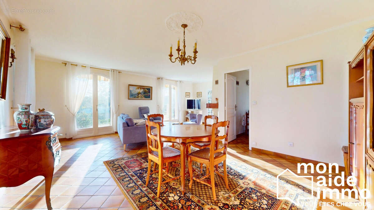 Maison à FARGUES-SAINT-HILAIRE