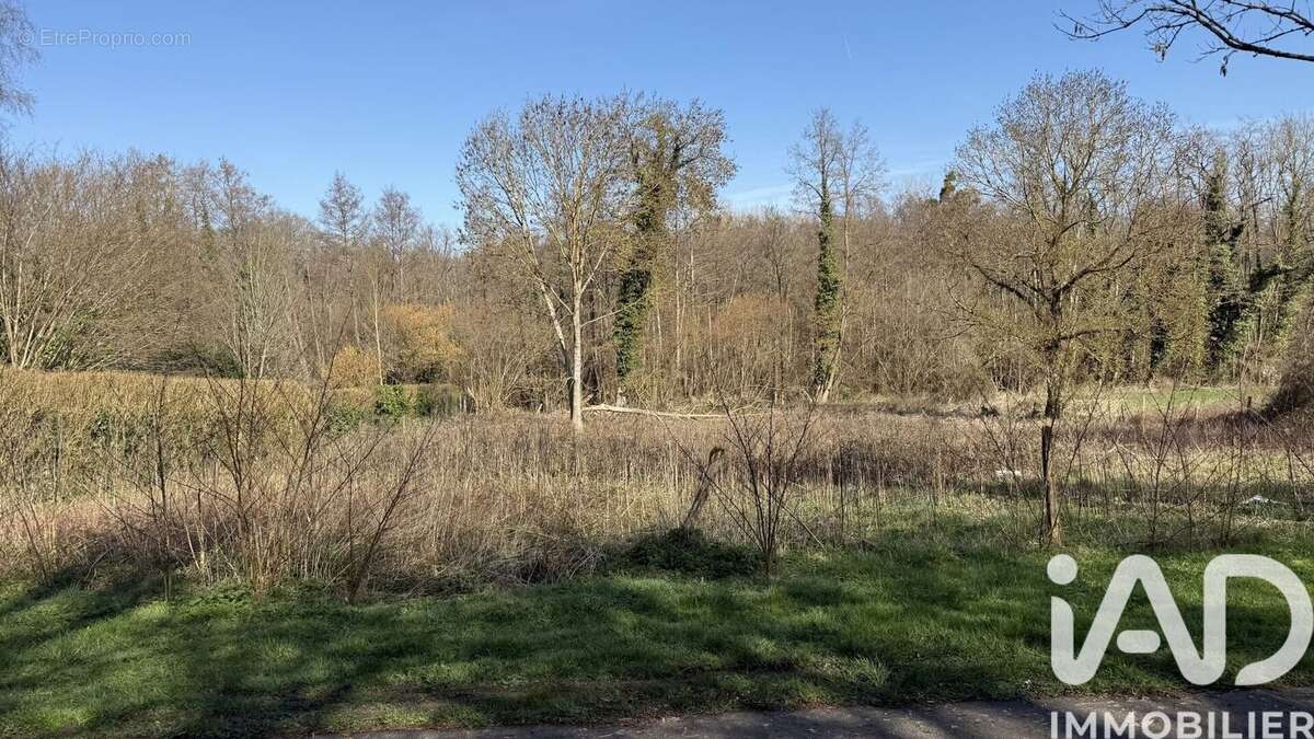 Photo 2 - Terrain à VALLANGOUJARD