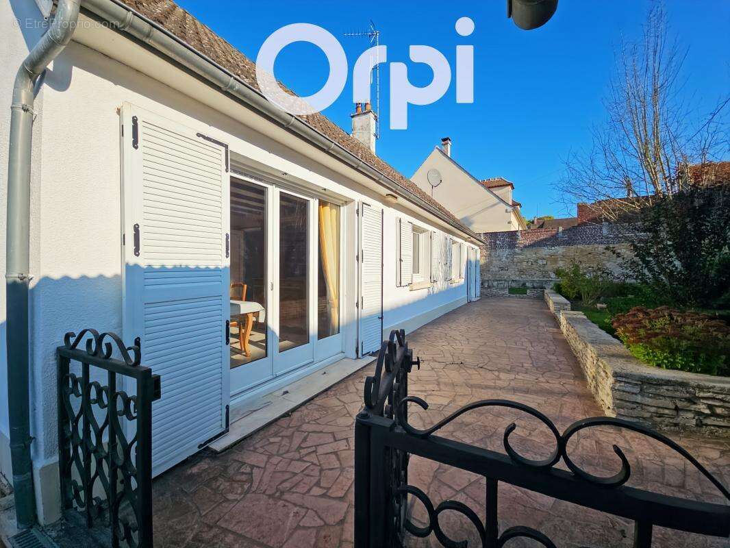 Maison à GOURNAY-SUR-ARONDE