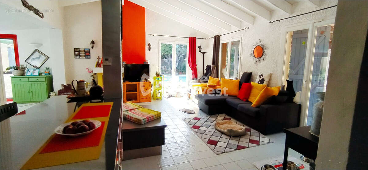 Maison 197 m² à Aureille  - photo 5