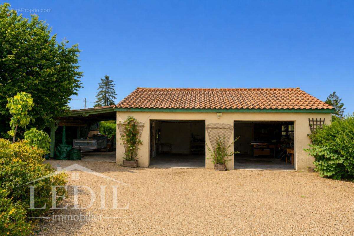 Maison 3 chambres avec piscine et jardin arboré - photo 4