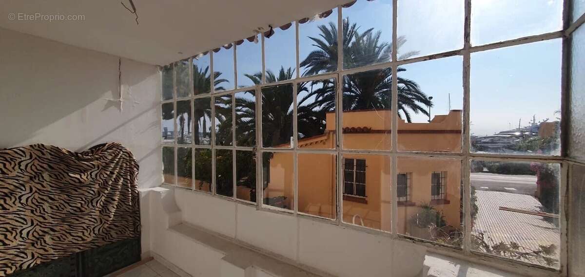 Appartement à VALLAURIS