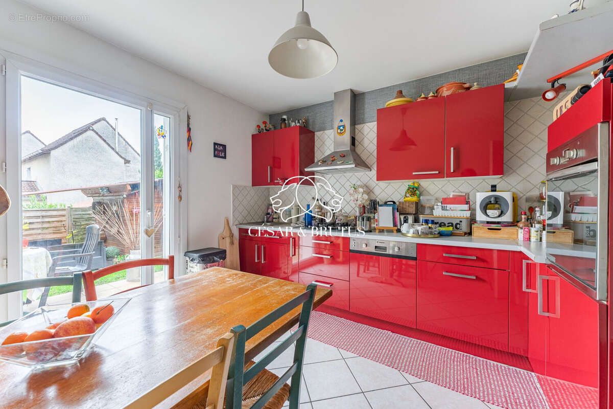 Maison 126 m² à Morestel  - photo 3