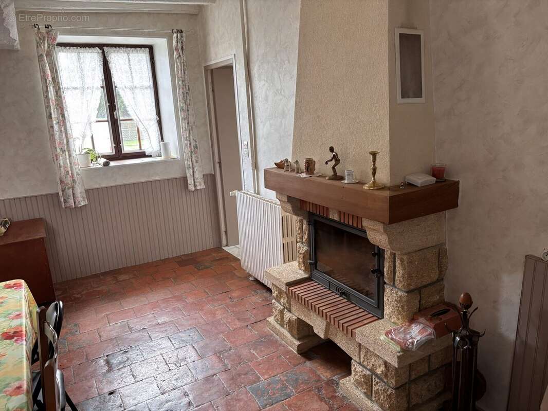 Maison à CONLIE