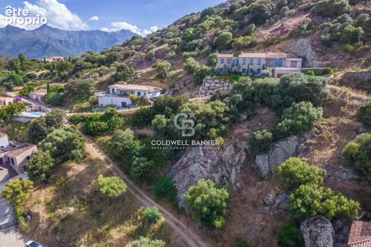 Monticello - Terrain constructible avec permis - vue mer , village & montagne - photo 7