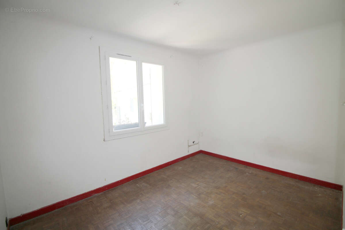 Appartement à MEOUNES-LES-MONTRIEUX