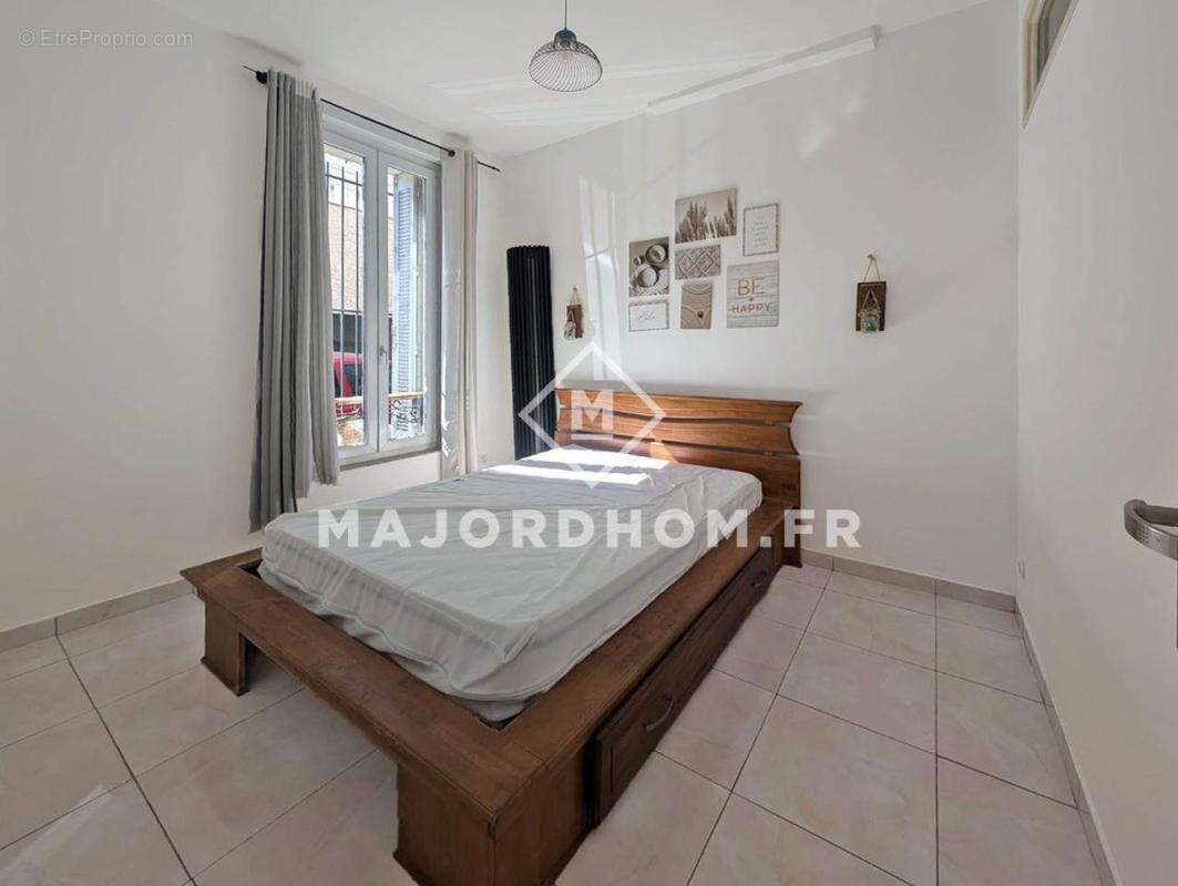 Appartement à MARSEILLE-1E