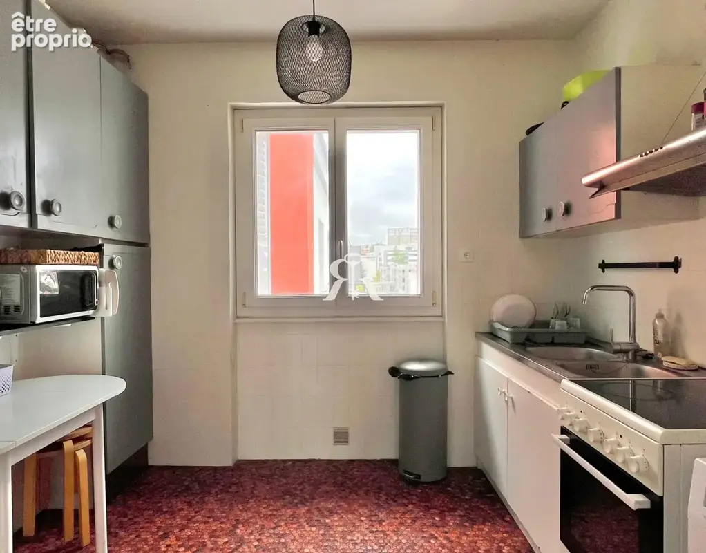 À vendre - Appartement T5 traversant de 82 m2 avec cave - Dernier étage - photo 7