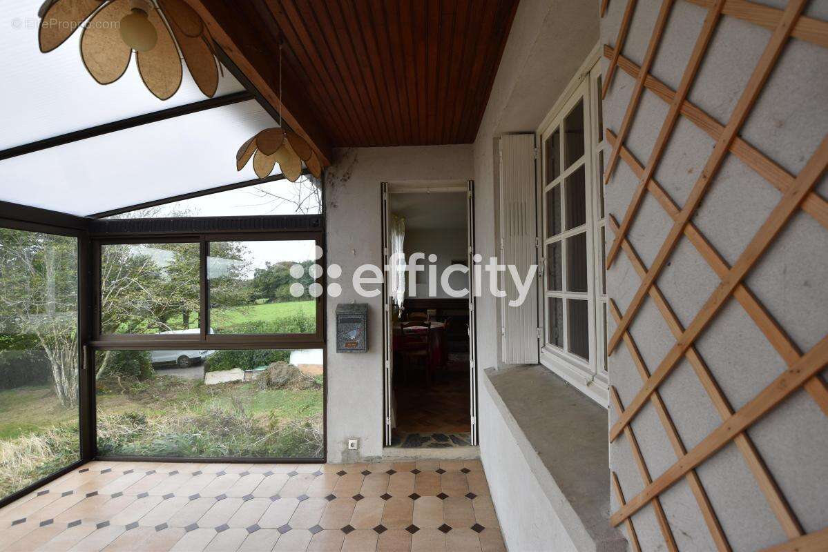 Maison à SAINT-URBAIN