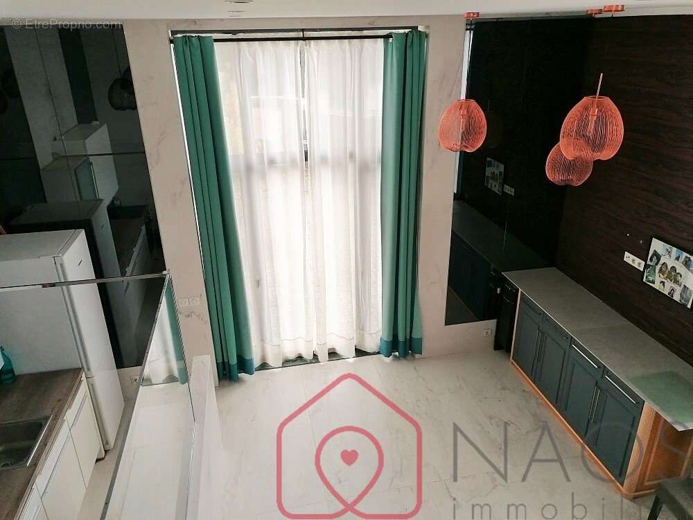 Maison à MANDRES-LES-ROSES