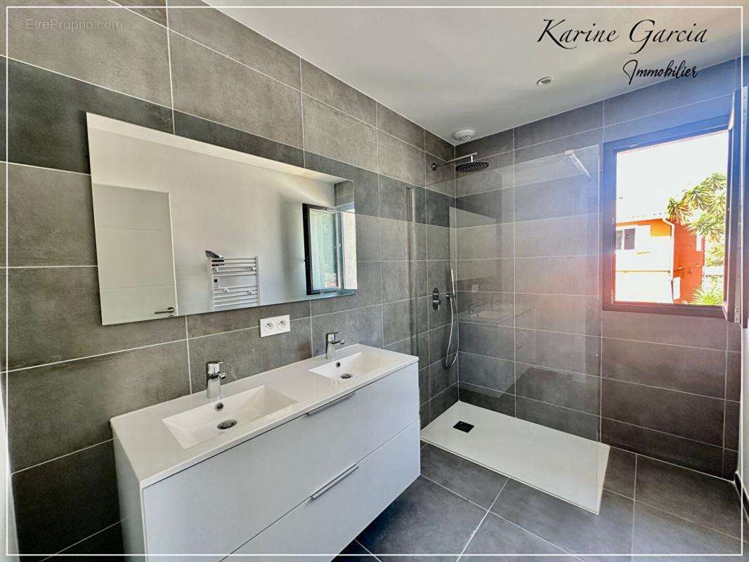 Appartement à SIX-FOURS-LES-PLAGES