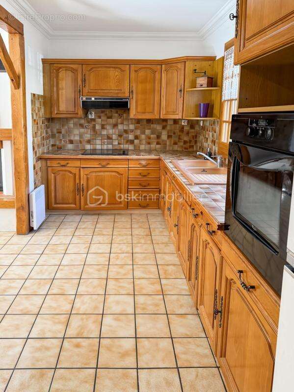 Maison à MOISSY-CRAMAYEL