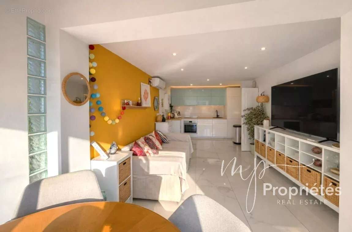 Appartement à LA CROIX-VALMER