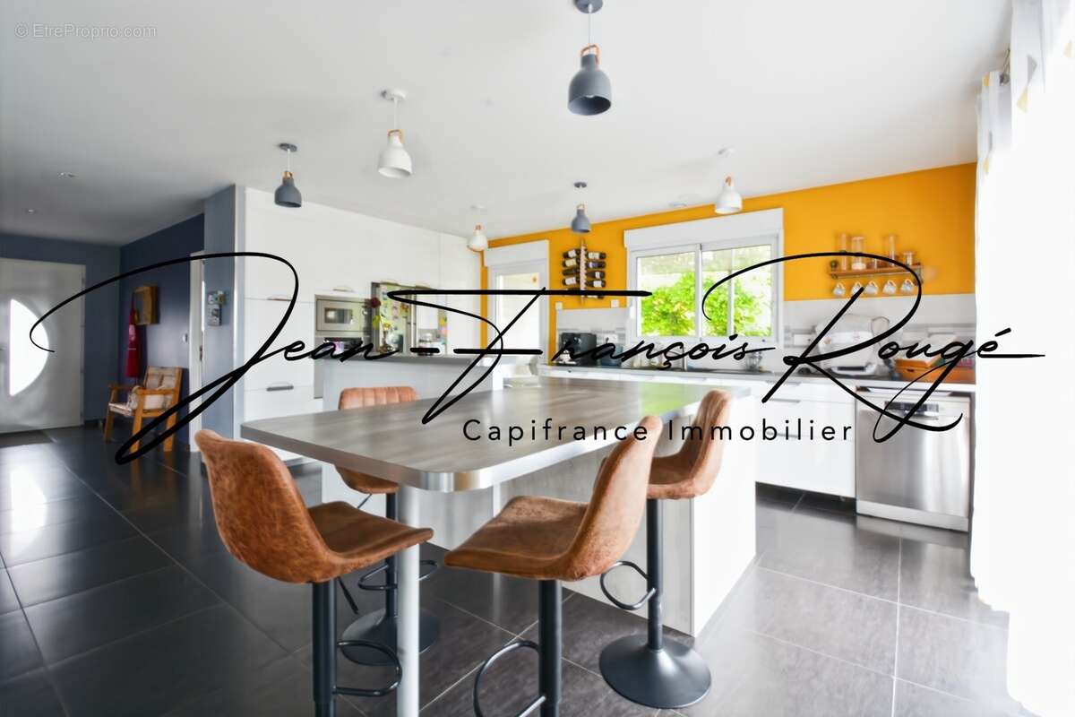 Magnifique plain-pied de 200 m² proche des commerces à Marigny le Lozon !!! - photo 7