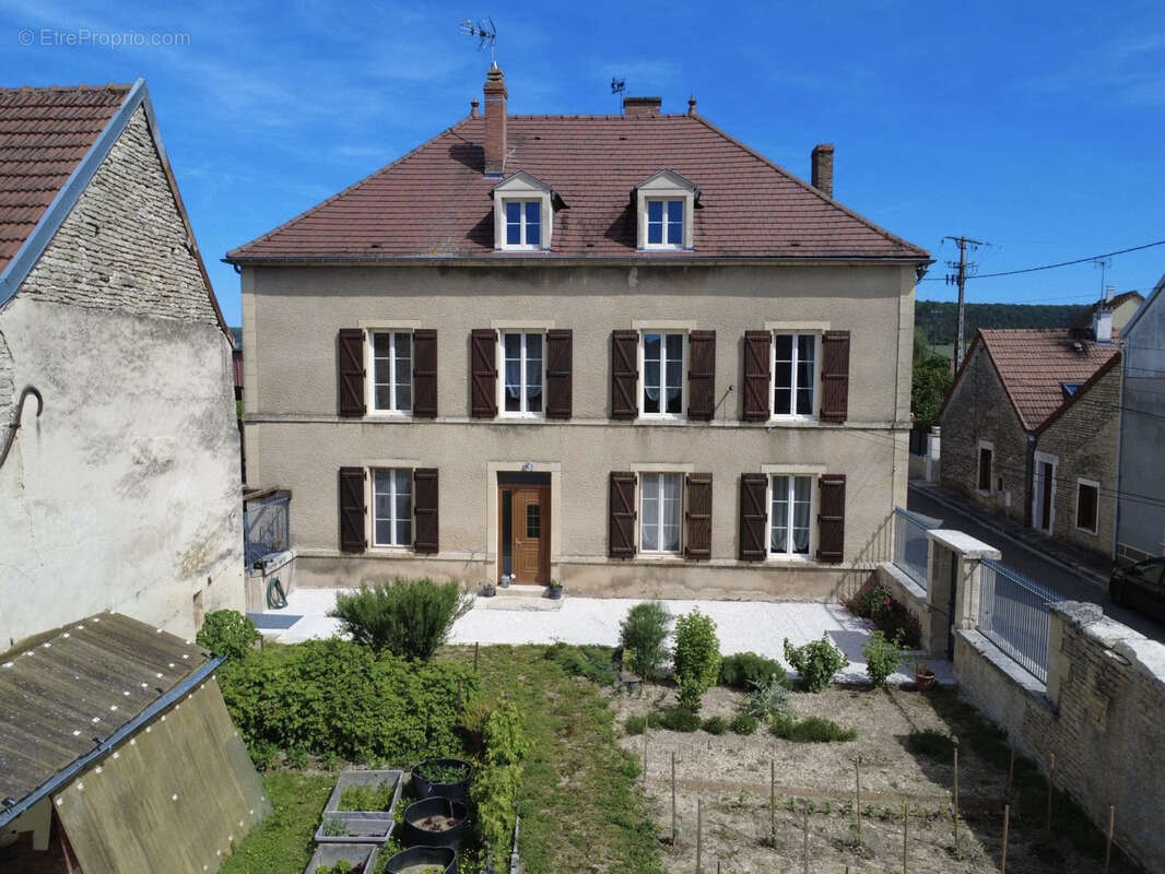 Maison à MONTBARD