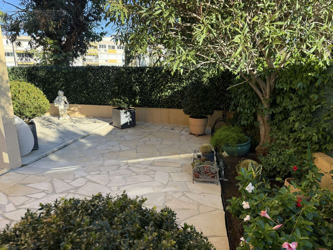 Appartement à MANDELIEU-LA-NAPOULE