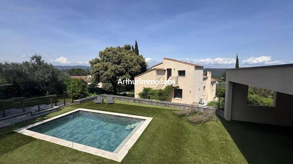 Maison à TRANS-EN-PROVENCE